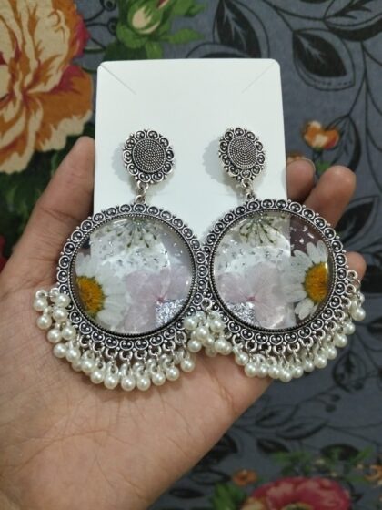 Round floral jhumka