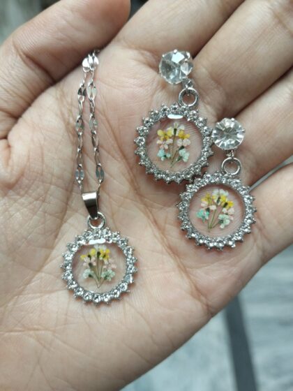 Stone earring set