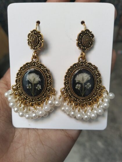 Black oval mini jhumka